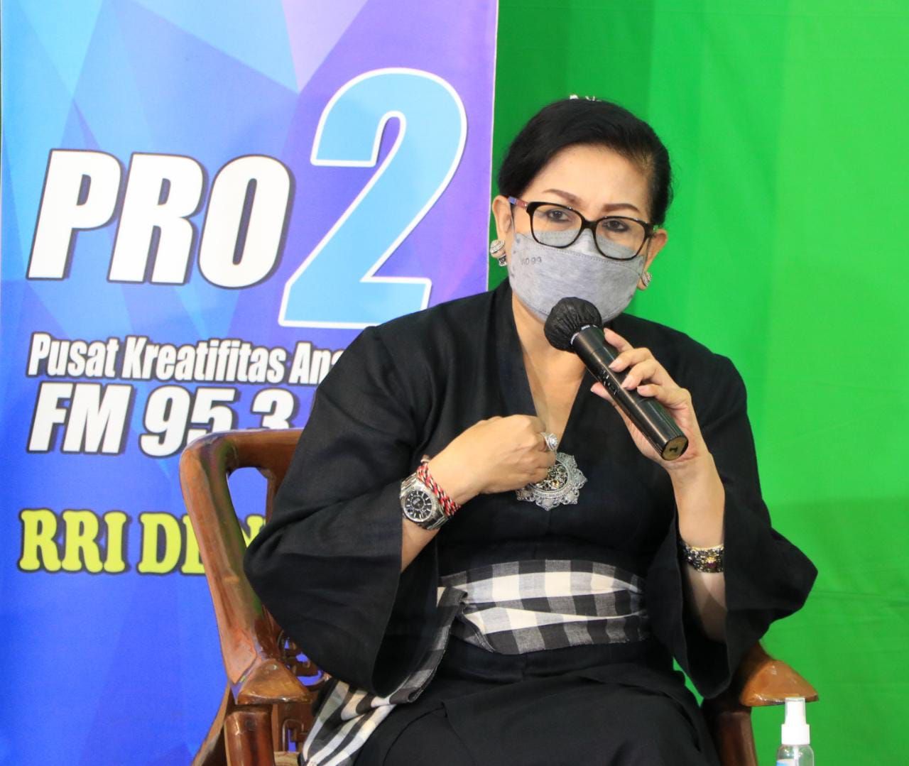 podiumnews.com-Cegah Covid-19, Putri Koster Ajak Kaum Ibu Edukasi Anak-anak Displin Prokes